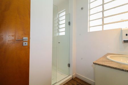 Casa à venda com 500m², 5 quartos e 2 vagas Casa à venda com 500m², 5 quartos e 2 vagasBanheiro 1