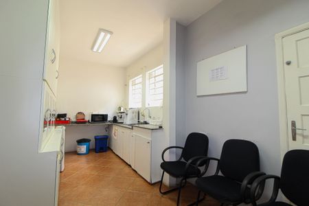 Casa à venda com 500m², 5 quartos e 2 vagas Casa à venda com 500m², 5 quartos e 2 vagasCozinha