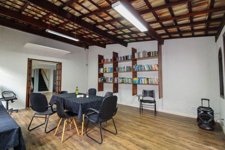 Casa à venda com 500m², 5 quartos e 2 vagas Casa à venda com 500m², 5 quartos e 2 vagasÁrea comum Salão de Festas