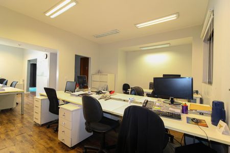 Casa à venda com 500m², 5 quartos e 2 vagas Casa à venda com 500m², 5 quartos e 2 vagasQuarto 5