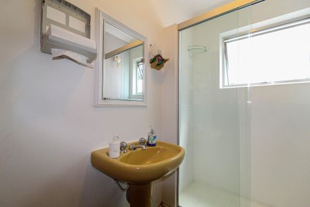 Casa à venda com 500m², 5 quartos e 2 vagas Casa à venda com 500m², 5 quartos e 2 vagasBanheiro 4