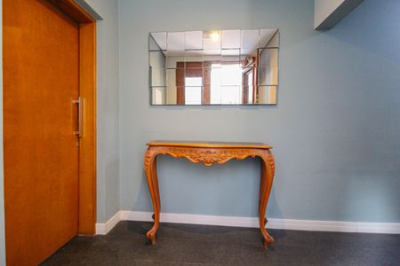 Casa à venda com 500m², 5 quartos e 2 vagas Casa à venda com 500m², 5 quartos e 2 vagasEntrada