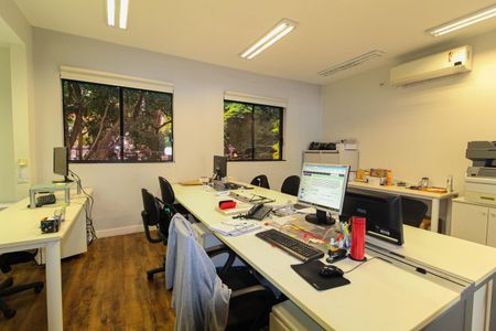 Casa à venda com 500m², 5 quartos e 2 vagas Casa à venda com 500m², 5 quartos e 2 vagasQuarto 5