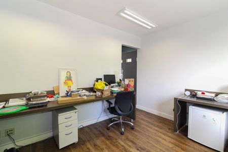 Casa à venda com 500m², 5 quartos e 2 vagas Casa à venda com 500m², 5 quartos e 2 vagasQuarto 2