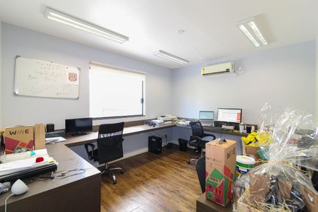 Casa à venda com 500m², 5 quartos e 2 vagas Casa à venda com 500m², 5 quartos e 2 vagasQuarto 2