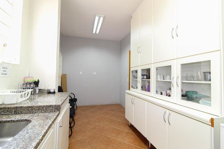 Casa à venda com 500m², 5 quartos e 2 vagas Casa à venda com 500m², 5 quartos e 2 vagasCozinha