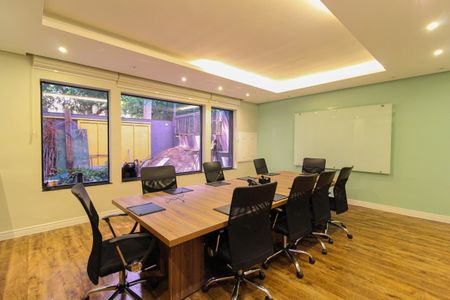 Casa à venda com 500m², 5 quartos e 2 vagas Casa à venda com 500m², 5 quartos e 2 vagasSala