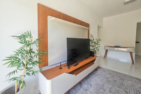 Sala de apartamento para alugar com 2 quartos, 85m² em Jardim Tejereba, Guarujá