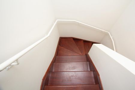 Apartamento para alugar com 63m², 1 quarto e sem vaga Apartamento para alugar com 63m², 1 quarto e sem vagaEscada