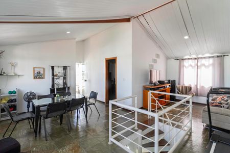 Apartamento à venda com 175m², 4 quartos e 2 vagas Apartamento à venda com 175m², 4 quartos e 2 vagasCobertura - Sala 2