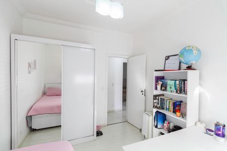 Apartamento à venda com 175m², 4 quartos e 2 vagas Apartamento à venda com 175m², 4 quartos e 2 vagasQuarto 1