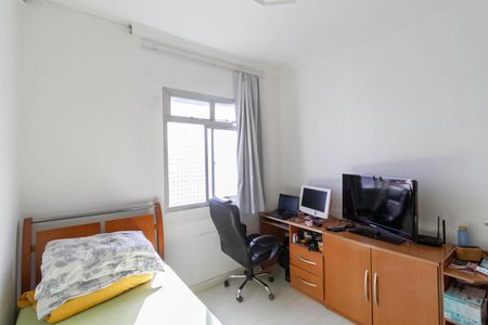 Apartamento à venda com 175m², 4 quartos e 2 vagas Apartamento à venda com 175m², 4 quartos e 2 vagasQuarto 2