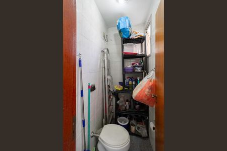 Apartamento à venda com 175m², 4 quartos e 2 vagas Apartamento à venda com 175m², 4 quartos e 2 vagasBanheiro de serviço