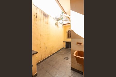 Casa à venda com 184m², 3 quartos e 2 vagas Casa à venda com 184m², 3 quartos e 2 vagasÁrea de Serviço