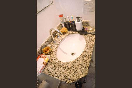 Apartamento à venda com 71m², 3 quartos e 1 vaga Apartamento à venda com 71m², 3 quartos e 1 vagaBanheiro Suíte