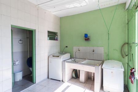 Casa à venda com 100m², 3 quartos e 4 vagas Casa à venda com 100m², 3 quartos e 4 vagasÁrea de serviço