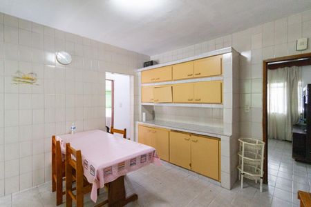 Casa à venda com 100m², 3 quartos e 4 vagas Casa à venda com 100m², 3 quartos e 4 vagasCozinha