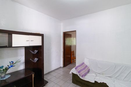 Casa à venda com 100m², 3 quartos e 4 vagas Casa à venda com 100m², 3 quartos e 4 vagasSala