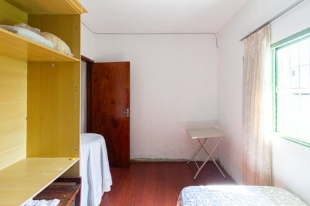 Casa à venda com 100m², 3 quartos e 4 vagas Casa à venda com 100m², 3 quartos e 4 vagasQuarto 2