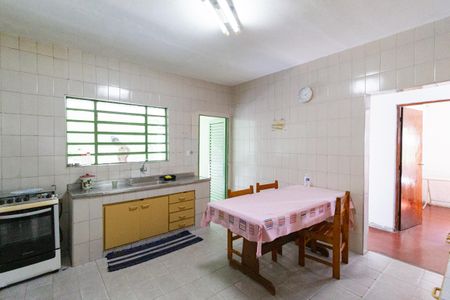 Casa à venda com 100m², 3 quartos e 4 vagas Casa à venda com 100m², 3 quartos e 4 vagasCozinha