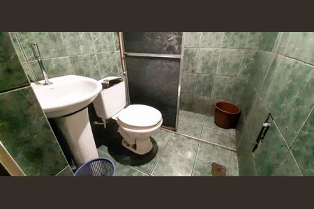 Casa à venda com 54m², 2 quartos e sem vaga Casa à venda com 54m², 2 quartos e sem vagaBanheiro