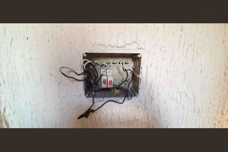 Casa à venda com 54m², 2 quartos e sem vaga Casa à venda com 54m², 2 quartos e sem vagaQuadro de Luz