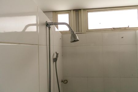 Apartamento para alugar com 373m², 3 quartos e 4 vagas Apartamento para alugar com 373m², 3 quartos e 4 vagasBanheiro da Suíte 2