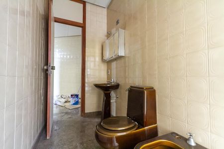 Apartamento para alugar com 373m², 3 quartos e 4 vagas Apartamento para alugar com 373m², 3 quartos e 4 vagasBanheiro de Serviço