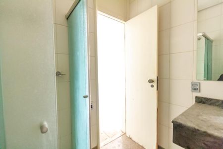 Apartamento para alugar com 373m², 3 quartos e 4 vagas Apartamento para alugar com 373m², 3 quartos e 4 vagasBanheiro da Suíte 1