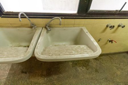 Apartamento para alugar com 373m², 3 quartos e 4 vagas Apartamento para alugar com 373m², 3 quartos e 4 vagasCozinha e Área de Serviço