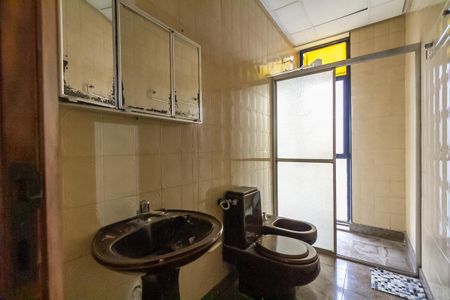 Apartamento para alugar com 373m², 3 quartos e 4 vagas Apartamento para alugar com 373m², 3 quartos e 4 vagasBanheiro de Serviço