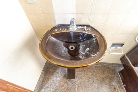 Apartamento para alugar com 373m², 3 quartos e 4 vagas Apartamento para alugar com 373m², 3 quartos e 4 vagasBanheiro de Serviço