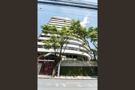 Apartamento para alugar com 373m², 3 quartos e 4 vagas Apartamento para alugar com 373m², 3 quartos e 4 vagasFachada