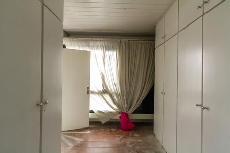 Apartamento para alugar com 373m², 3 quartos e 4 vagas Apartamento para alugar com 373m², 3 quartos e 4 vagasCloset da Suíte 2