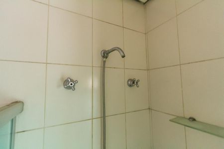 Apartamento para alugar com 373m², 3 quartos e 4 vagas Apartamento para alugar com 373m², 3 quartos e 4 vagasBanheiro da Suíte 1