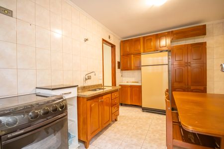 Casa à venda com 180m², 2 quartos e 3 vagas Casa à venda com 180m², 2 quartos e 3 vagasCozinha