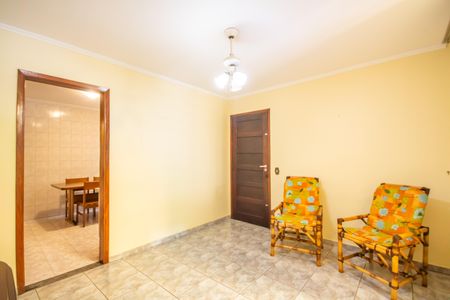 Casa à venda com 180m², 2 quartos e 3 vagas Casa à venda com 180m², 2 quartos e 3 vagasSala