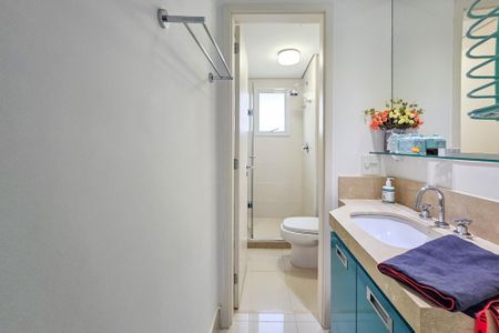 Apartamento para alugar com 84m², 2 quartos e 2 vagas Apartamento para alugar com 84m², 2 quartos e 2 vagasBanheiro da Suíte