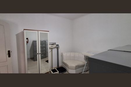 Casa à venda com 280m², 4 quartos e 2 vagas Casa à venda com 280m², 4 quartos e 2 vagasEscritório