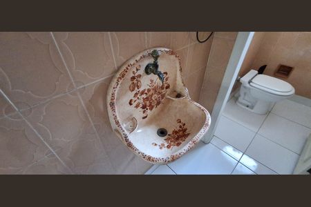 Casa à venda com 280m², 4 quartos e 2 vagas Casa à venda com 280m², 4 quartos e 2 vagasÁrea comum - Lavado salão