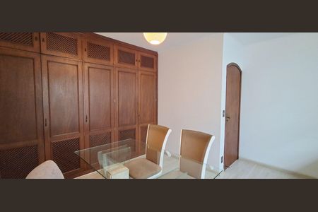 Casa à venda com 280m², 4 quartos e 2 vagas Casa à venda com 280m², 4 quartos e 2 vagasQuarto 2