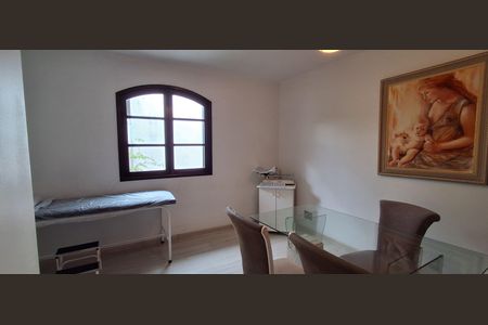 Casa à venda com 280m², 4 quartos e 2 vagas Casa à venda com 280m², 4 quartos e 2 vagasQuarto 2