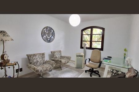 Casa à venda com 280m², 4 quartos e 2 vagas Casa à venda com 280m², 4 quartos e 2 vagasSuíte