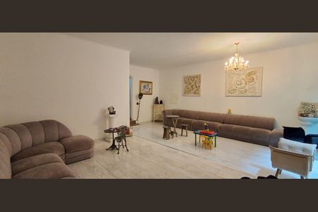 Casa à venda com 280m², 4 quartos e 2 vagas Casa à venda com 280m², 4 quartos e 2 vagasSala