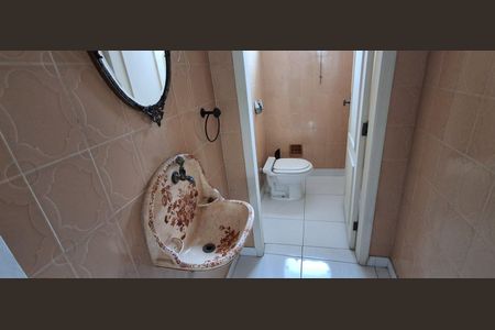 Casa à venda com 280m², 4 quartos e 2 vagas Casa à venda com 280m², 4 quartos e 2 vagasÁrea comum - Lavabo salão