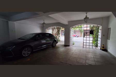 Casa à venda com 280m², 4 quartos e 2 vagas Casa à venda com 280m², 4 quartos e 2 vagasGaragem salão