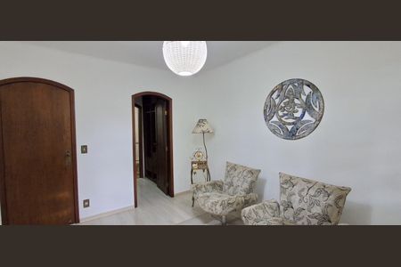 Casa à venda com 280m², 4 quartos e 2 vagas Casa à venda com 280m², 4 quartos e 2 vagasSuíte