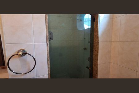 Casa à venda com 280m², 4 quartos e 2 vagas Casa à venda com 280m², 4 quartos e 2 vagasBanheiro Social