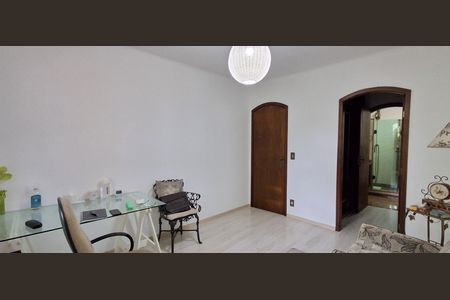 Casa à venda com 280m², 4 quartos e 2 vagas Casa à venda com 280m², 4 quartos e 2 vagasSuíte