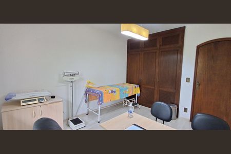 Casa à venda com 280m², 4 quartos e 2 vagas Casa à venda com 280m², 4 quartos e 2 vagasQuarto 1